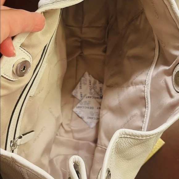 Calvin Klein Handbag, NWT, Off White Color, Shoulder Bag, Leather - Picture 5 of 6